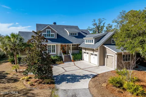 1418 Gleasons Landing Dr, Saint Helena Island, SC 29920