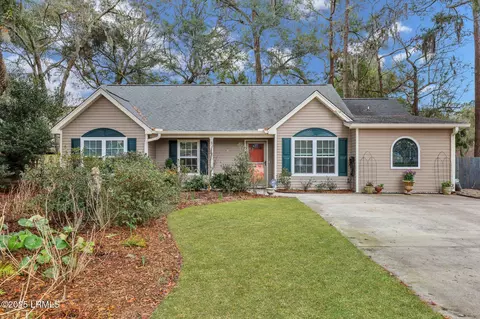 5 Flora Cir, Beaufort, SC 29907