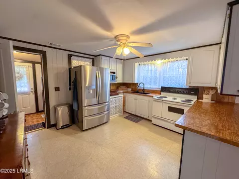 6760 Yemassee Hwy, Varnville, SC 29944