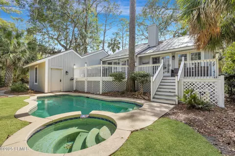 2 Sutherland Ct, Hilton Head Island, SC 29928