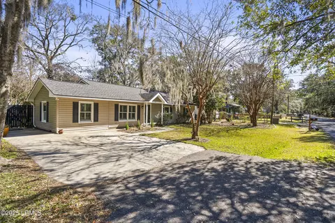 613 Linton Ln, Beaufort, SC 29902