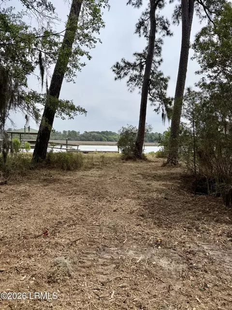 2233 Be Wheatley Dr, Beaufort, SC 29902