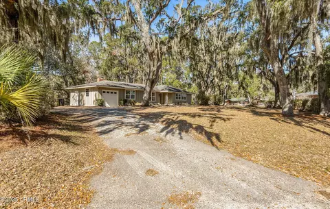2530 Azalea Dr, Beaufort, SC 29902