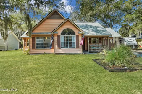 12 Marsh Dr, Beaufort, SC 29907