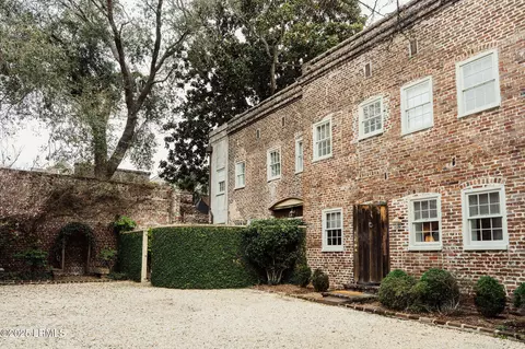 42 12 Hasell St, Charleston, SC 29401