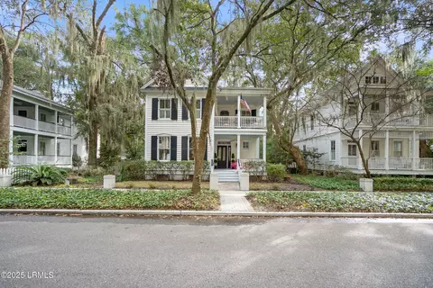 39 Newpoint Rd, Beaufort, SC 29907