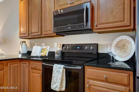 Kitchen - 47 River Tree Cir, Bluffton, SC 29910 photo 2 of 5