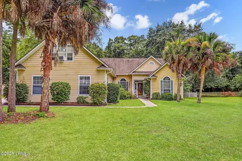 31 Christine Dr, Beaufort, SC 29907