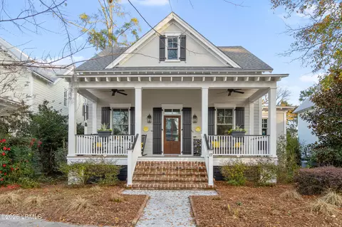 17 Tuscarora Trl, Beaufort, SC 29906