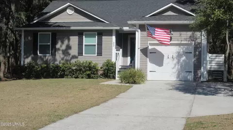 22 Canopy Ln, Saint Helena Island, SC 29920
