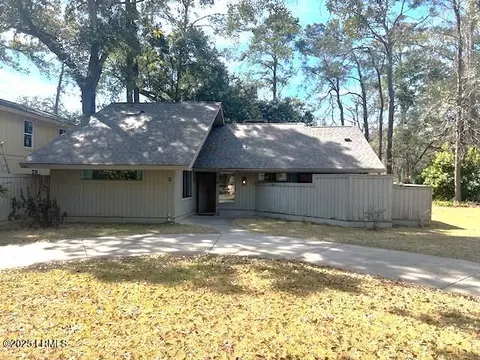 3 Sparrow Hawk Ct, Hilton Head Island, SC 29926