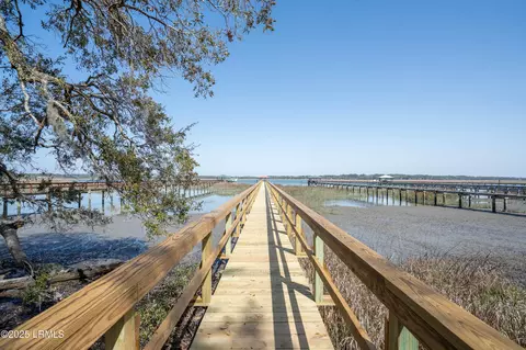 24 Wrights Point Cir, Beaufort, SC 29902