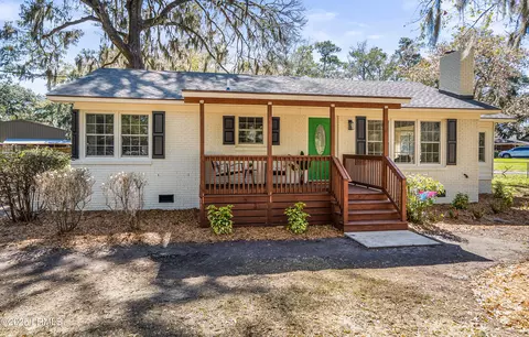 2420 Pine Ct N, Beaufort, SC 29902