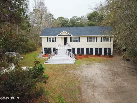 39 Dr Martin Luther King Dr, Saint Helena Island, SC 29920