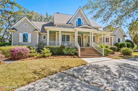 131 Dataw Dr, Saint Helena Island, SC 29920
