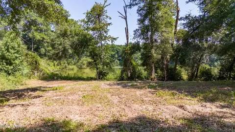 31 Shorts Landing Rd, Beaufort, SC 29907