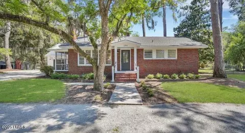 2414 Pine Ct N, Beaufort, SC 29902