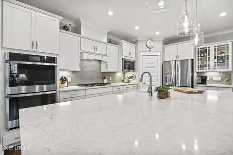 65 Carolina Oaks Ave, Bluffton, SC 29910