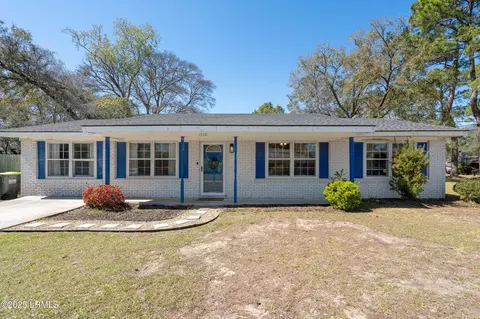 1500 Aster St, Beaufort, SC 29902