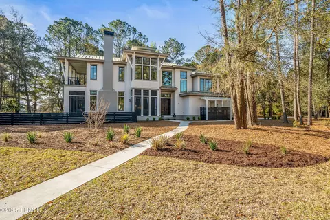 24 Division St, Beaufort, SC 29907