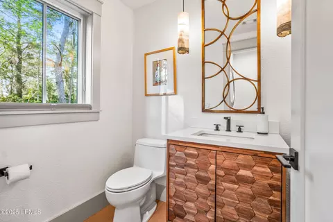Bath - 24 Division St, Beaufort, SC 29907 photo 1 of 8