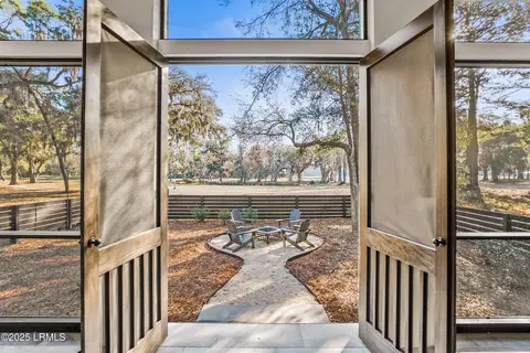 Exterior - 24 Division St, Beaufort, SC 29907 photo 6 of 20