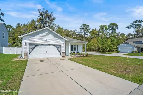 2 Pacolet Ln, Beaufort, SC 29906