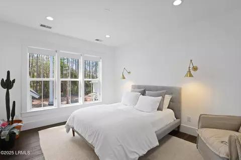 Bedroom - 28 Tabby Shell Rd, Bluffton, SC 29910 photo 6 of 13