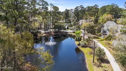 View/Area - 28 Tabby Shell Rd, Bluffton, SC 29910 photo 7 of 10