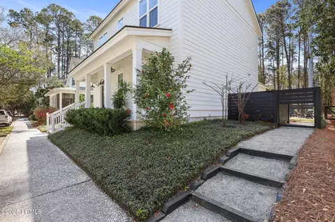 Exterior - 28 Tabby Shell Rd, Bluffton, SC 29910 photo 3 of 18