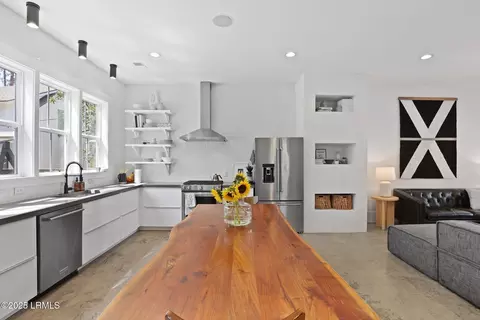 Kitchen - 28 Tabby Shell Rd, Bluffton, SC 29910 photo 6 of 8