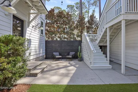Exterior - 28 Tabby Shell Rd, Bluffton, SC 29910 photo 8 of 18