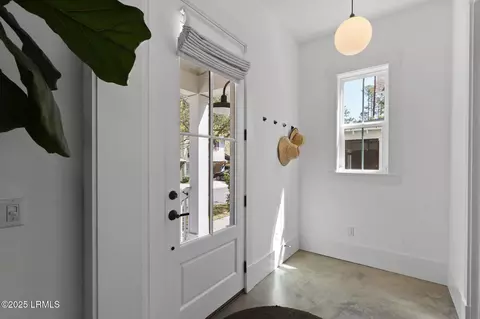 Entry Way - 28 Tabby Shell Rd, Bluffton, SC 29910 photo 2 of 7
