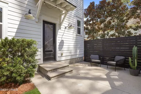 Exterior - 28 Tabby Shell Rd, Bluffton, SC 29910 photo 10 of 18