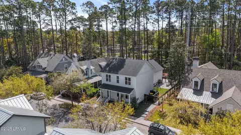 View/Area - 28 Tabby Shell Rd, Bluffton, SC 29910 photo 2 of 10