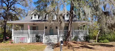 379 Cottage Farm Dr, Beaufort, SC 29902