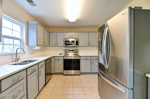 85 Pine Ridge Dr, Bluffton, SC 29910 photo 3