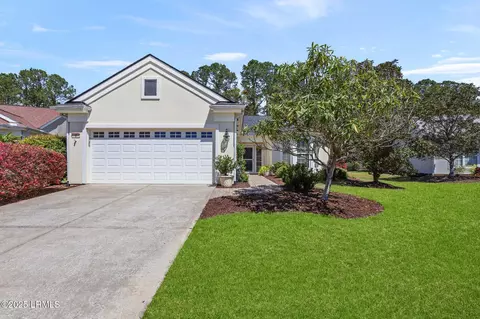 8 Candlelight Ln, Bluffton, SC 29909