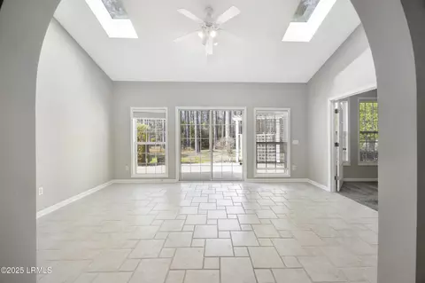 218 Pinecrest Cir, Bluffton, SC 29910 photo 2