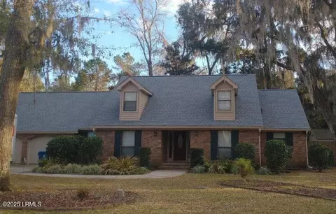 34 Chesterfield Lake Dr, Beaufort, SC 29906