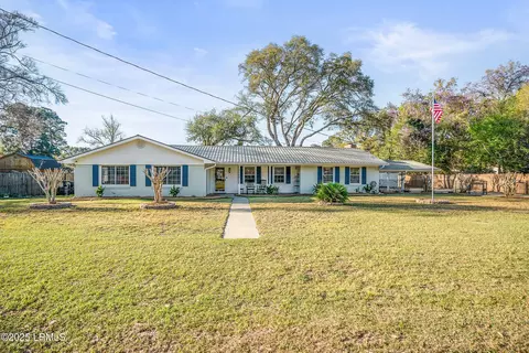 4008 Dogwood St, Beaufort, SC 29906