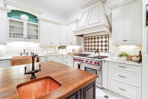 Kitchen - 5 Prospect Ln, Bluffton, SC 29909 photo 5 of 8