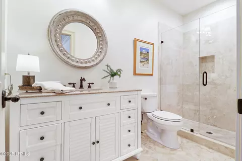 Bath - 5 Prospect Ln, Bluffton, SC 29909 photo 8 of 11