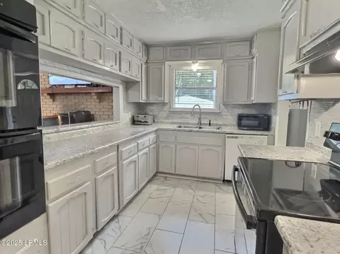 Kitchen - 532 Stokes Bluff Rd, Garnett, SC 29922 photo 1 of 3