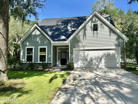 1 Alumni Rd, Beaufort, SC 29907