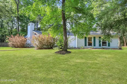 7 Sea Gull Dr, Beaufort, SC 29907
