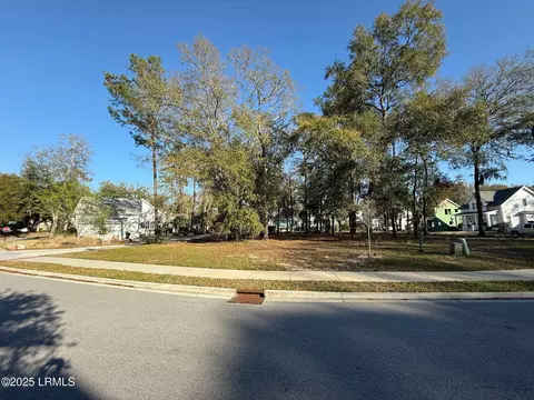 5 Botany Dr, Beaufort, SC 29907