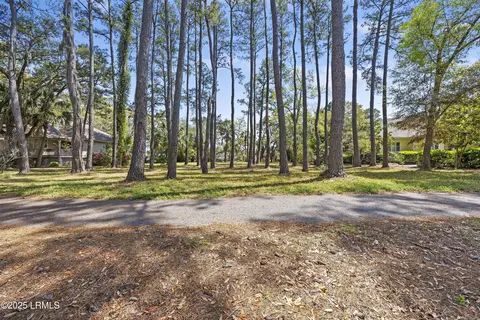 149 Dataw Dr, Saint Helena Island, SC 29920