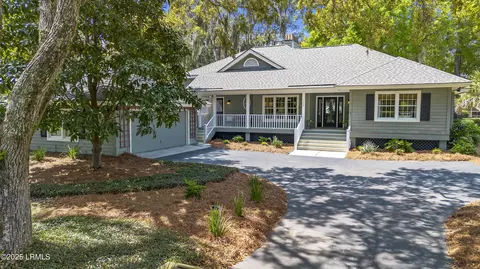 730 Island Cir E, Saint Helena Island, SC 29920