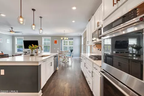 Kitchen - 122 Bedstone Ct, Bluffton, SC 29909 photo 4 of 6